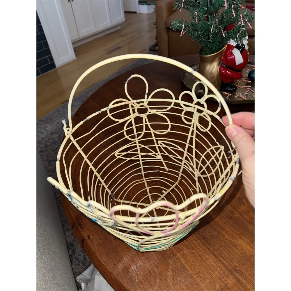 Vintage Coated Wire White HANDLED EGG‎ EASTER/ Plant Basket With Flowers OLA51